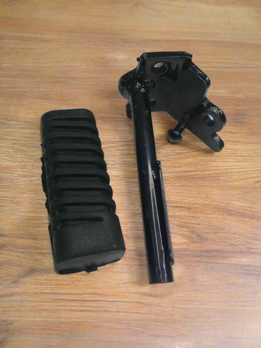 FOOTREST BRACKET FRONT LEFT FOR DISCOVER ST / 100M 125M