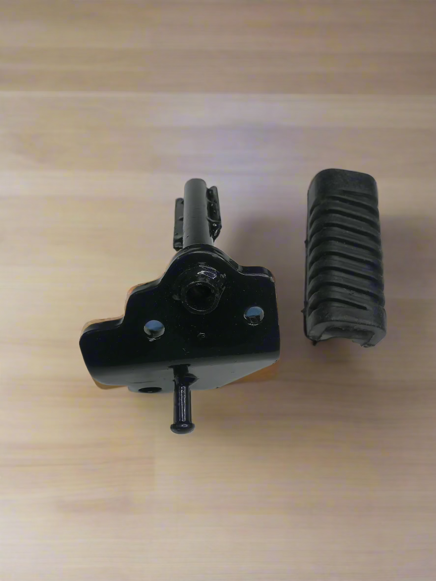 FOOTREST BRACKET FRONT LEFT FOR DISCOVER 100 150