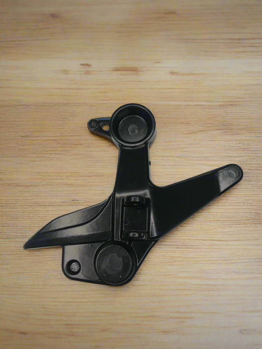 FOOTREST BRACKET FORNT RIGHT FOR APACHE RTR 160 180 SINGLE DISC MODEL