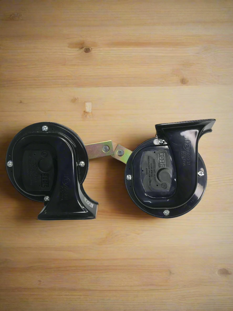 ROOTS WINDTONE HORN SET OF 2