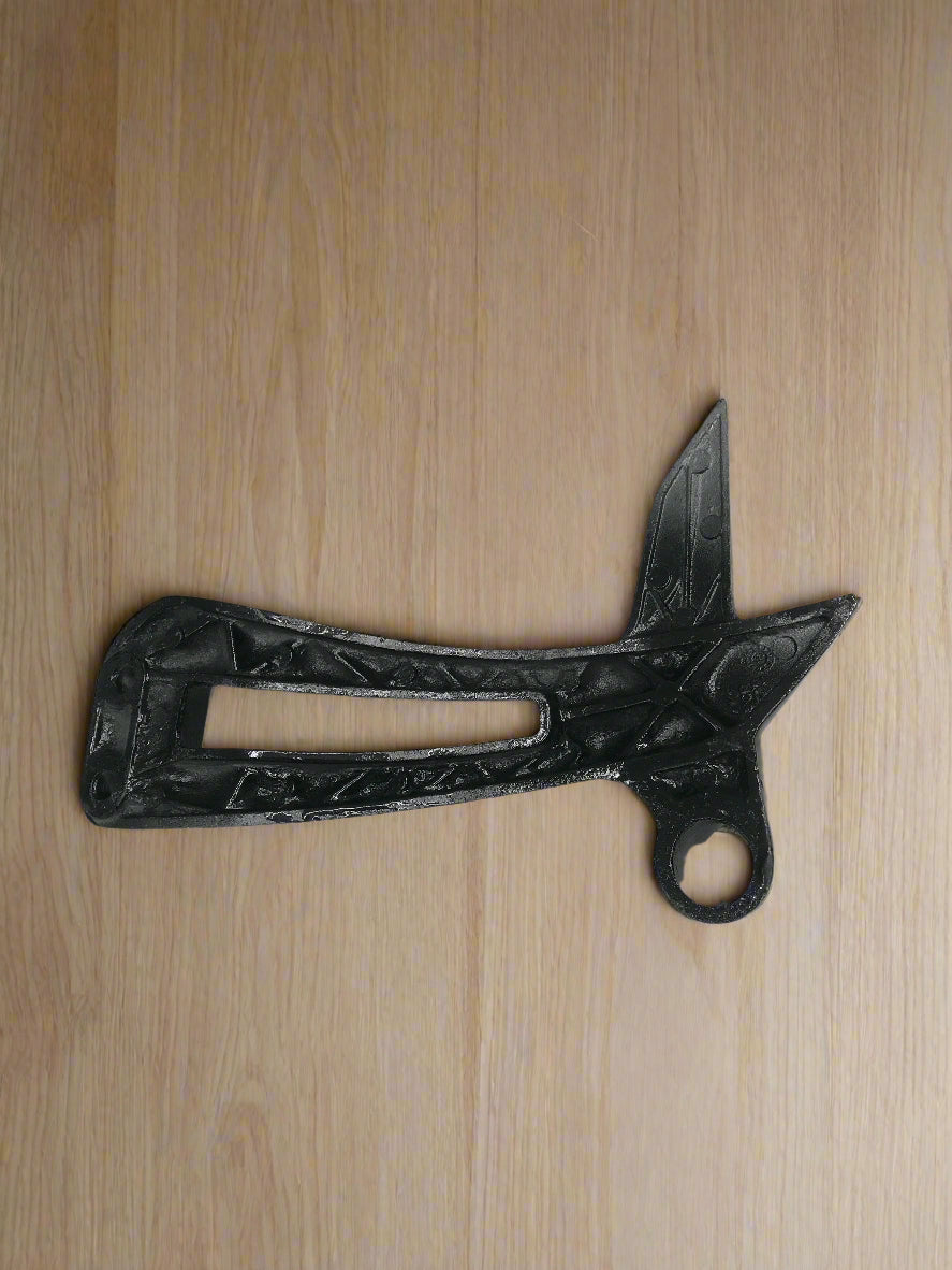 FOOTREST BRACKET REAR RIGHT FOR APACHE RTR 160 180