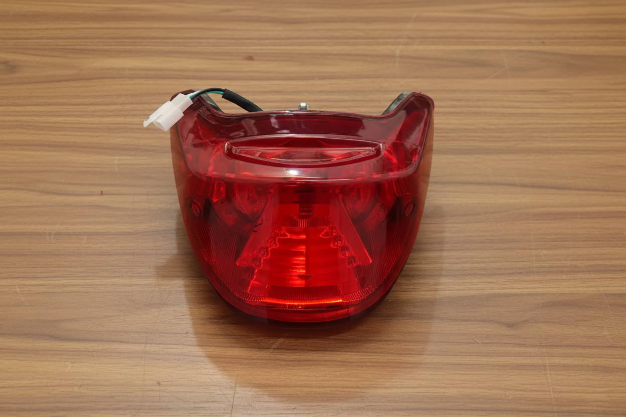 TAIL LIGHT ASSEMBLY FOR SHINE 125 OLD 2007 - 2013 / DREAM YUGA